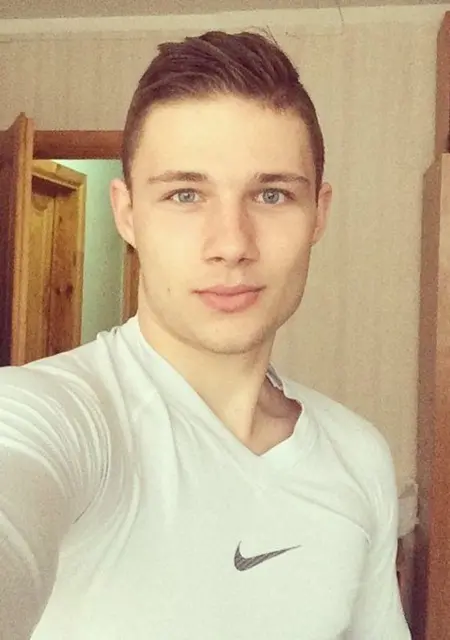 Владислав из Ульяновска, мне 23, познакомлюсь без обязательств