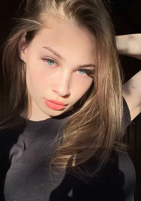 Я Яна, 26, из Рязани, ищу знакомства без обязательств