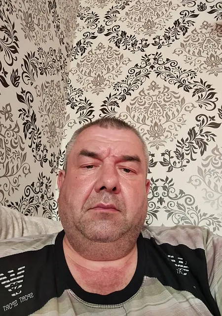 Я Михаил, 49, из Саратова, ищу знакомства без обязательств