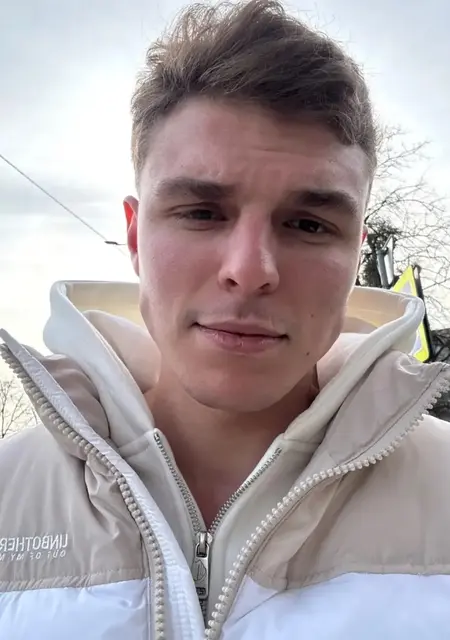 Денис из Симферополя, мне 25, познакомлюсь без обязательств