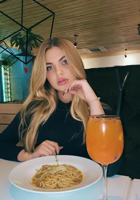 Татьяна из Харькова, мне 26, познакомлюсь для приятного времяпровождения