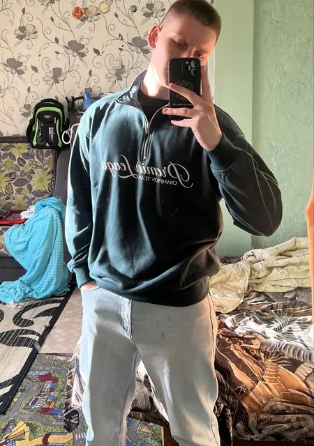 Я Александр, 18, из Барнаула, ищу знакомство для общения