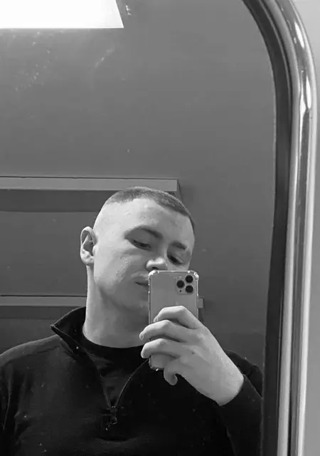 Vladimir из Казани, мне 24, познакомлюсь на одну ночь