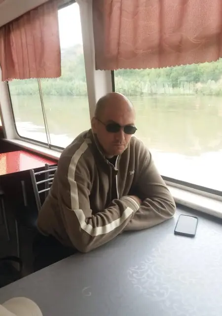 Михаил из Барнаула, мне 40, познакомлюсь для постоянных отношений