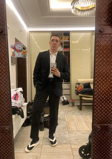 Я Никита, 23, из Старого Оскола, ищу знакомство для приятного времяпровождения