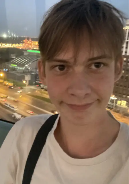 Я Кирилл, 19, из Волгограда, ищу знакомства на одну ночь