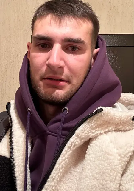 Артём из Кемерово, мне 28, познакомлюсь для приятного времяпровождения