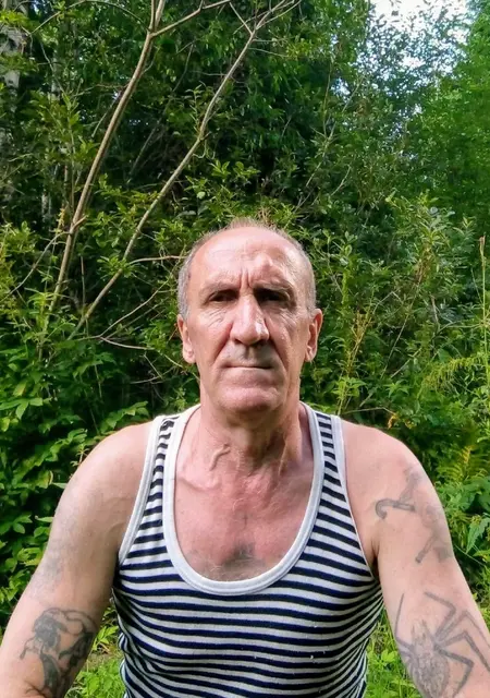 Граф из Санкт-Петербурга, ищу на сайте знакомства на одну ночь