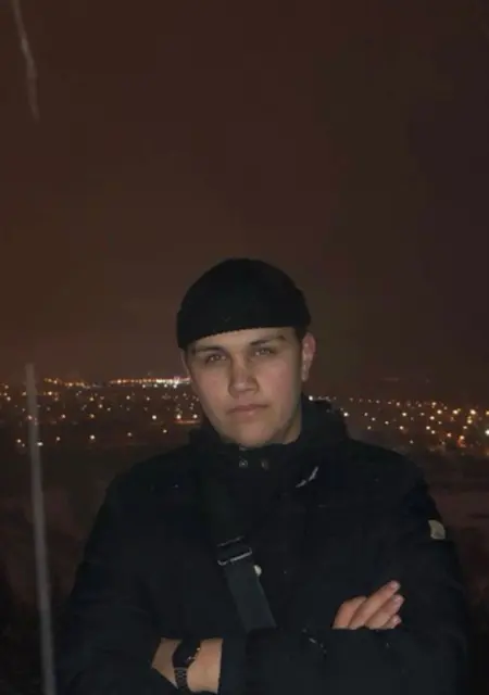 Я Никита, 19, из Нижнего Тагила, ищу знакомства без обязательств