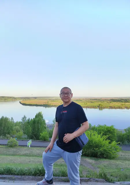 Я Женя, 41, знакомлюсь на одну ночь в Владивостоке