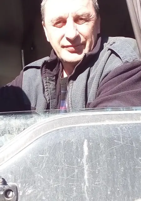 Роман из Холмска, мне 53, познакомлюсь для дружбы