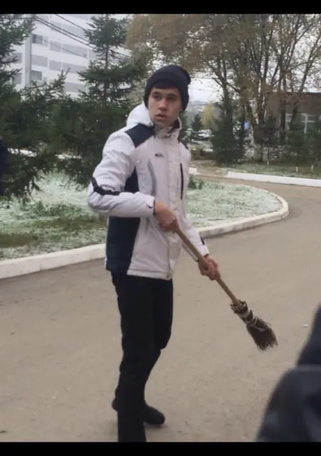 Евгений из Альметьевска, мне 27, познакомлюсь без обязательств