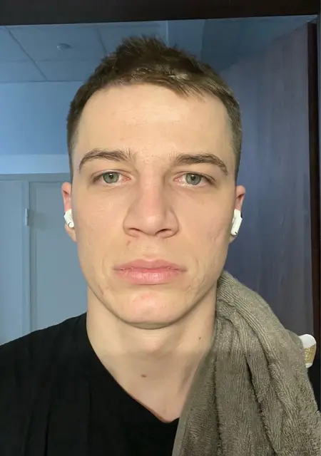 Влад из Варшавы, мне 21, познакомлюсь без обязательств