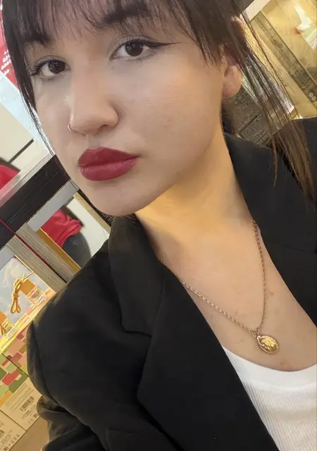 Я Лена, 26, из Оренбурга, ищу знакомство для вирта