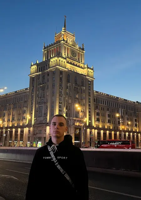 Я Сергей, 19, из Москвы, ищу знакомство для общения
