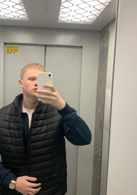 Я Никита, 20, знакомлюсь для вирта в Перми