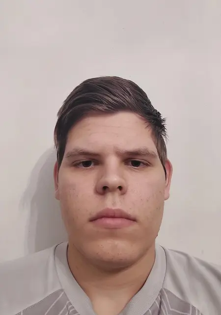 Александр из Сыктывкара, мне 20, познакомлюсь без обязательств