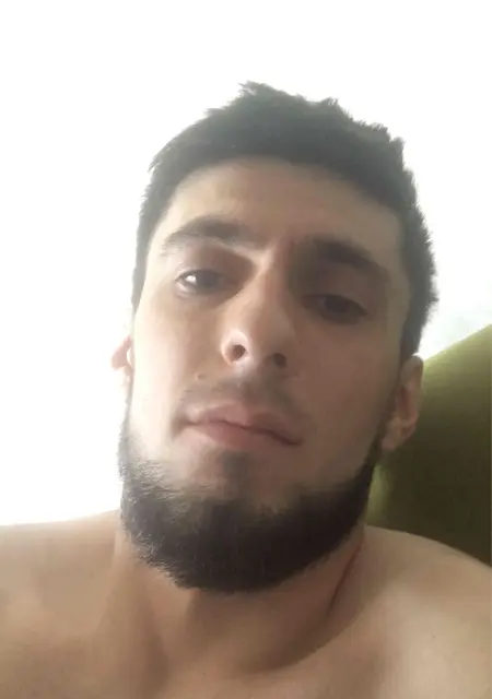 Давлама из Махачкалы, мне 24, познакомлюсь на одну ночь