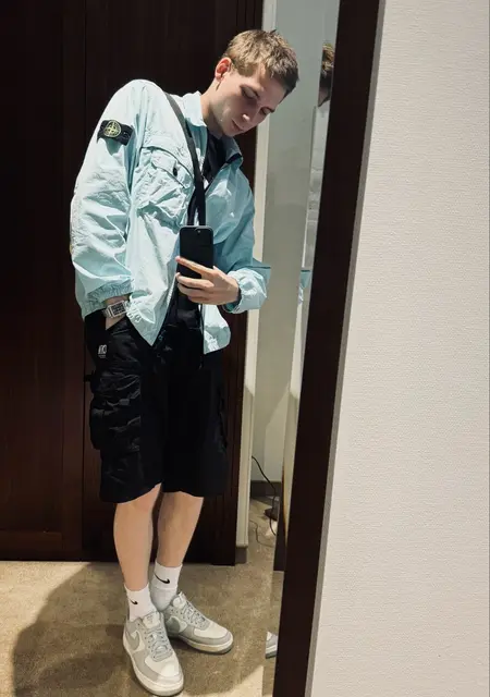 Я Степан, 22, из Москвы, ищу знакомство для открытые отношения