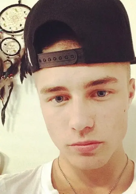 Артур из Чебоксар, ищу на сайте знакомства на одну ночь