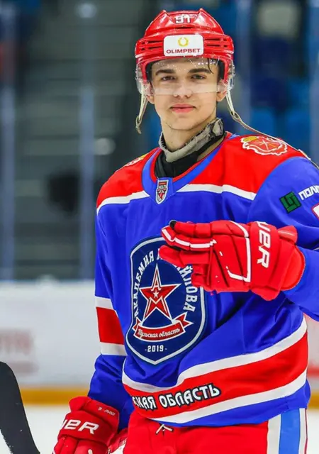 Я Лев, 20, из Тулы, ищу знакомства без обязательств