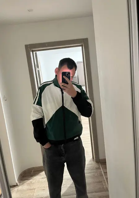 Даня из Курчатова, мне 23, познакомлюсь без обязательств