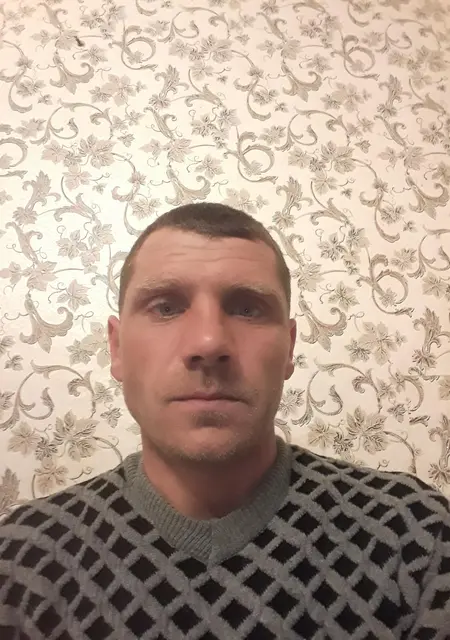 Пётер из Геническа, мне 40, познакомлюсь для приятного времяпровождения