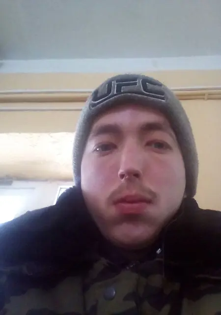 Павел из Новогрудка, мне 28, познакомлюсь на одну ночь