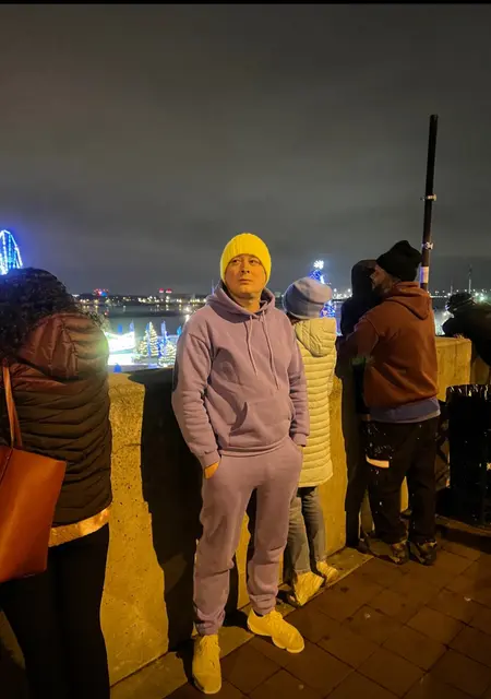 Artur из Отрадного, ищу на сайте знакомства на одну ночь