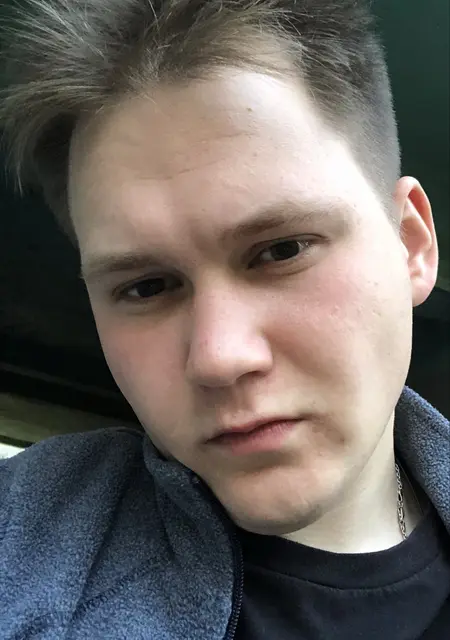 Я Димон, 24, из Санкт-Петербурга, ищу знакомства на одну ночь