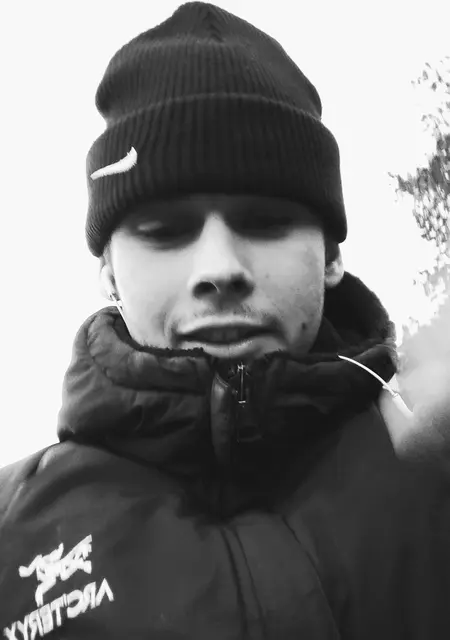 Я Максим, 20, знакомлюсь на одну ночь в Москве