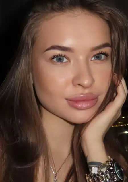 Я Варюнька, 25, знакомлюсь без обязательств в Волжском