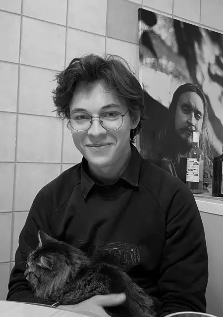 Я Влад, 20, из Альметьевска, ищу знакомства на одну ночь