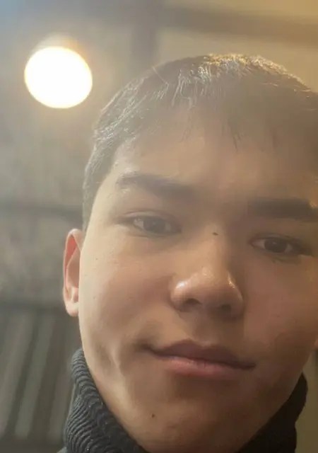 Я Кайрат, 20, из Охи, ищу знакомства без обязательств