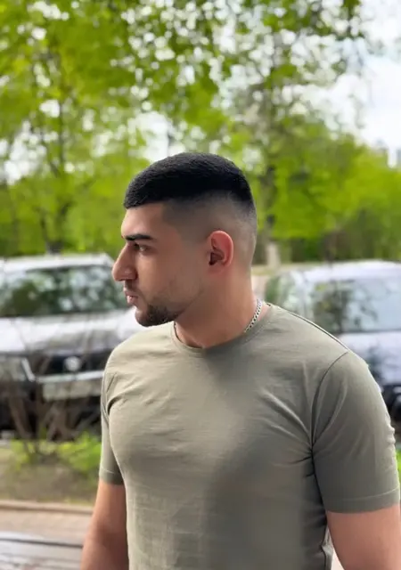 Эльвин из Тамбова, мне 26, познакомлюсь для приятного времяпровождения