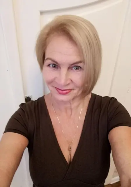 Я Оля Жукова, 64, знакомлюсь для общения в Москве