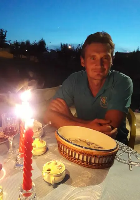 Я Владимир, 46, из Краснотурьинска, ищу знакомства на одну ночь