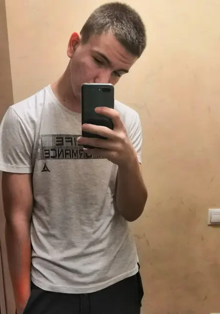 Я Сева, 29, из Йошкар-Олы, ищу знакомства на одну ночь