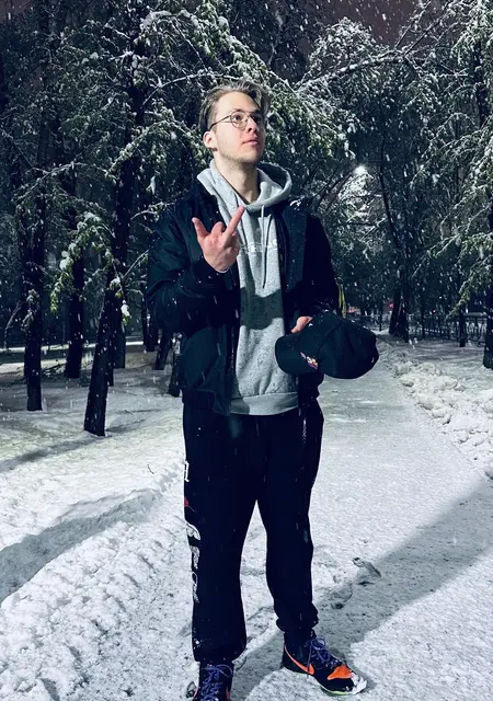 Я Ardorian, 19, знакомлюсь для вирта в Тюмени