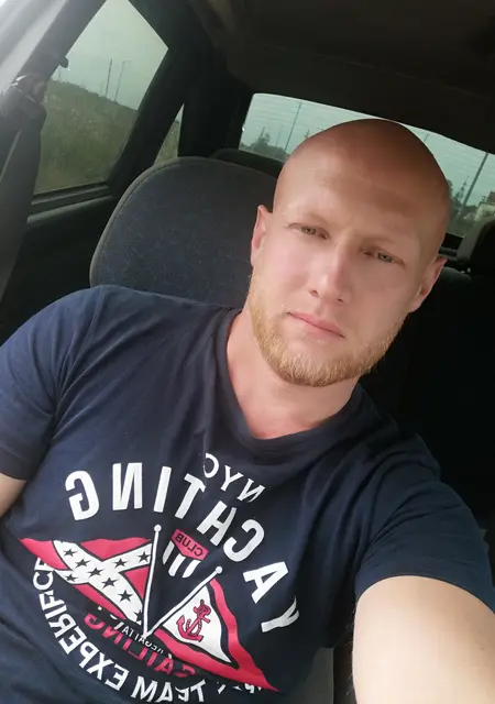 Артур из Екатеринбурга, ищу на сайте приятное времяпровождение