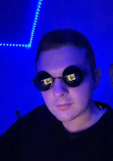 Я Макс, 28, из Астрахани, ищу знакомства без обязательств