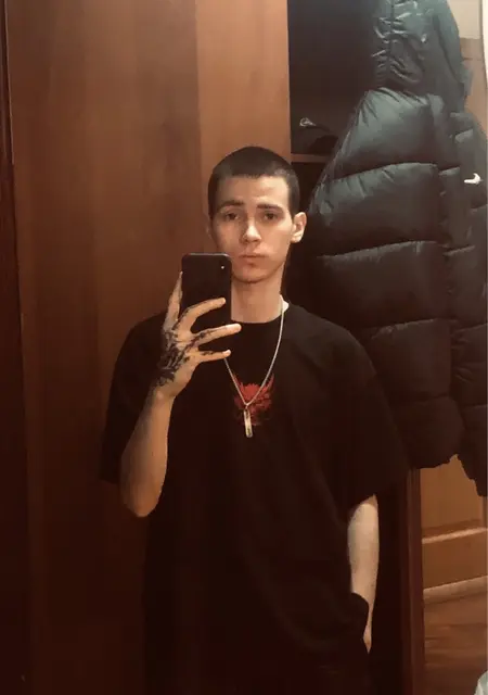 Андрей из Чапаевска, мне 19, познакомлюсь без обязательств