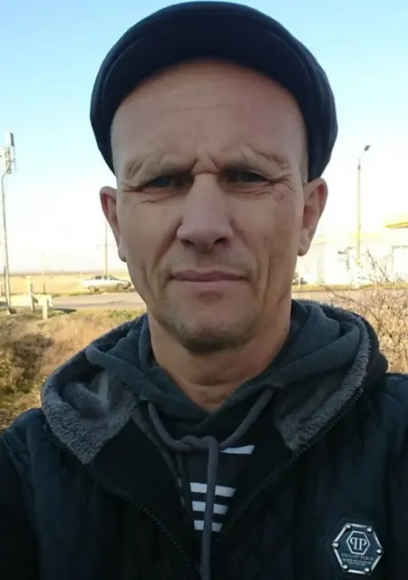 Я Гарик, 52, из Тамбова, ищу знакомство для общения