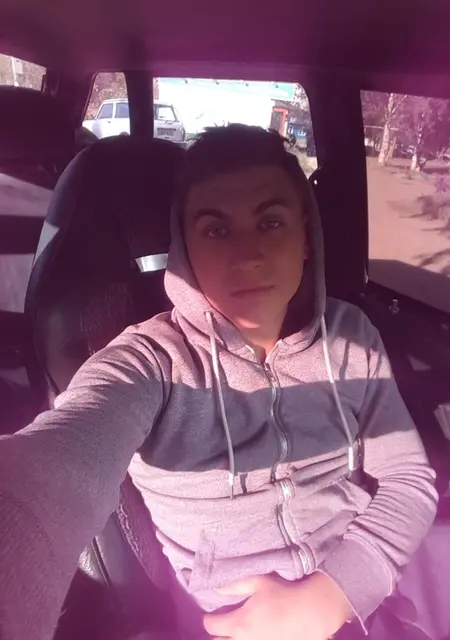 Я Артем, 27, из Саранска, ищу знакомства на одну ночь