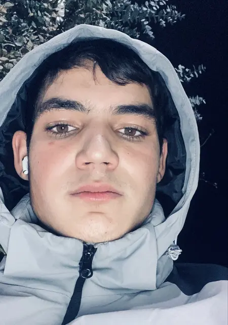 Андрюша из Богородицка, мне 26, познакомлюсь для открытые отношения