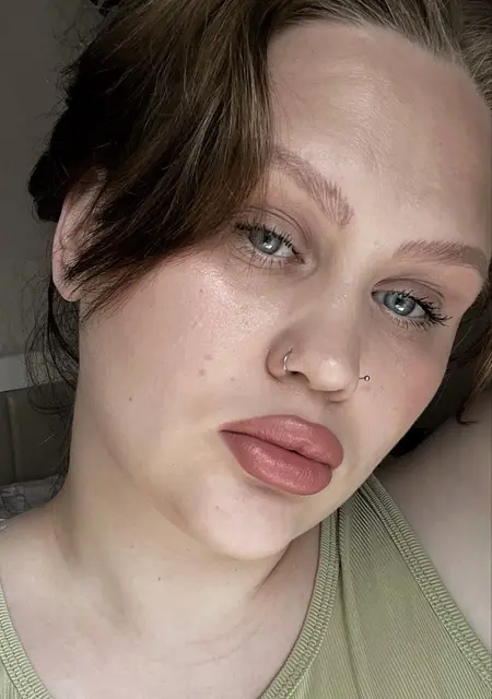 Я Евгения, 23, знакомлюсь для приятного времяпровождения в Омске