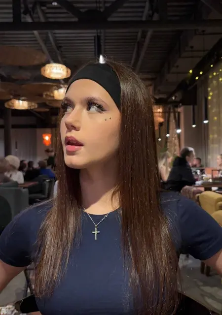 Я Полина, 18, знакомлюсь для совместных путешествий в Вологде