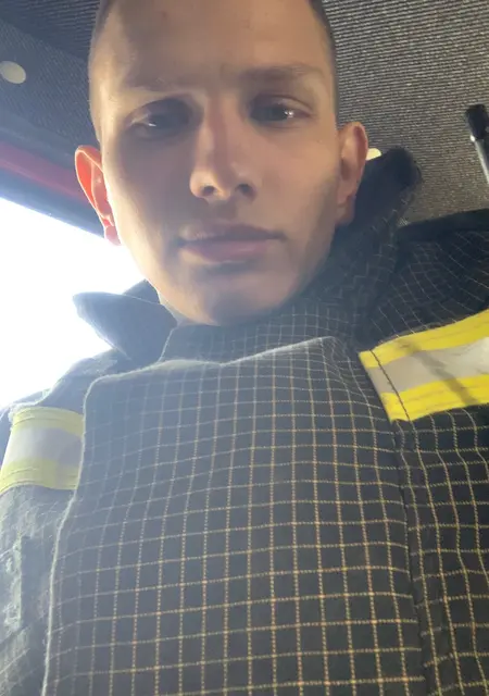 Я Роман, 19, из Волгодонска, ищу знакомства на одну ночь