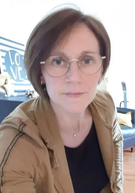 Я Anne, 43, знакомлюсь в Париже