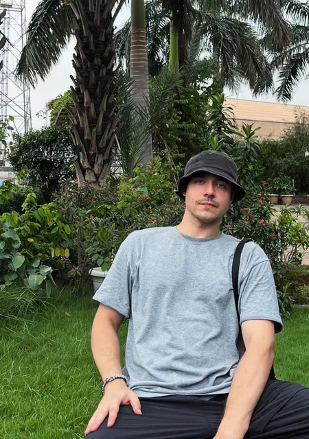 Даниил из Владивостока, мне 29, познакомлюсь для приятного времяпровождения